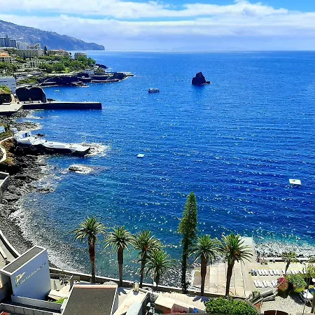 Superb Sea View Flat In * Funchal (Madeira)