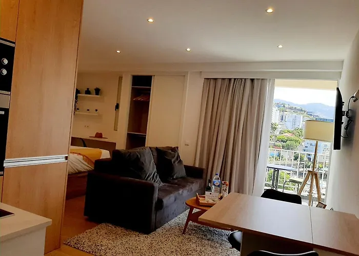 Superb Sea View Flat In アパート